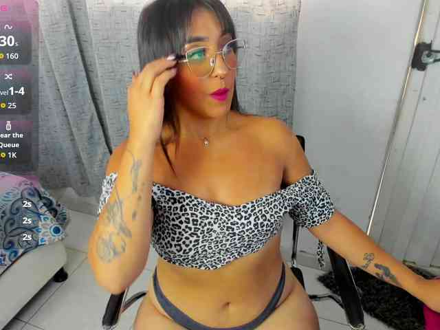 miss-charlott-18 webcam