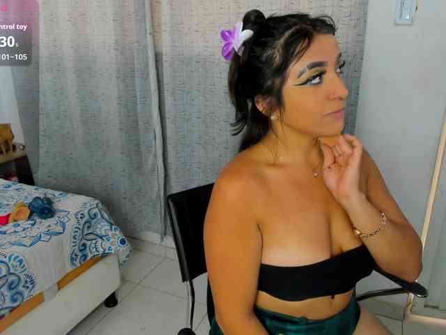 miss-charlott-18 webcam