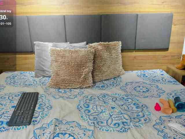 miss-charlott-18 webcam