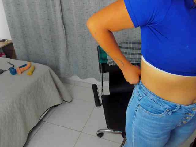 miss-charlott-18 webcam