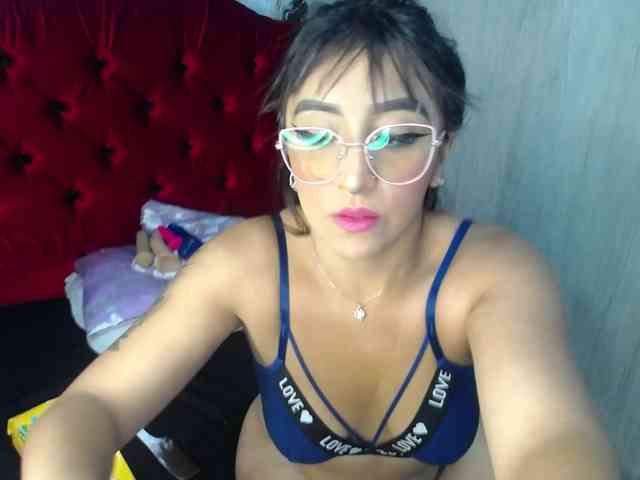 miss-charlott-18 webcam