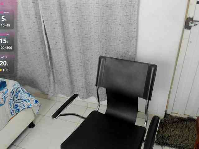 miss-charlott-18 Live Webcam on BongaCams