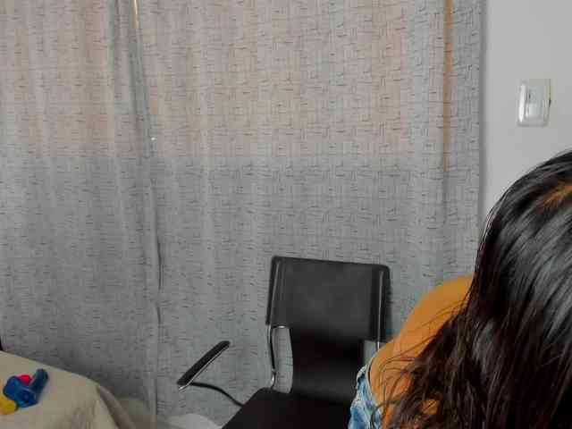 miss-charlott-18 webcam