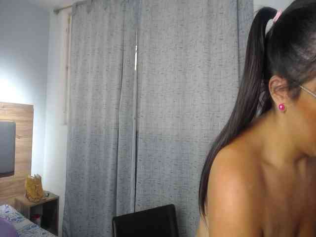 miss-charlott-18 webcam