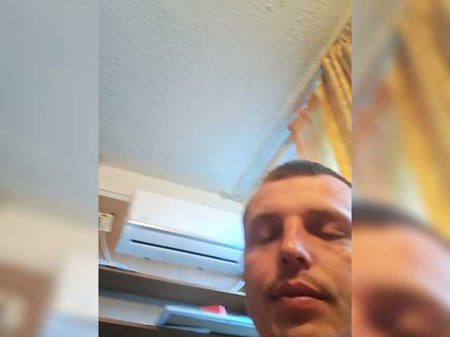 Blogger2 – webcam model profile photo