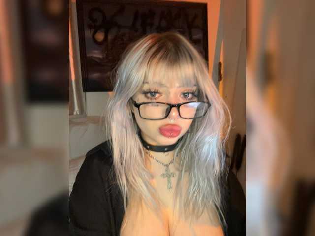 xlunami's BongaCams show and profile