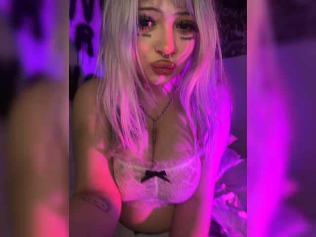 xlunami's BongaCams show and profile