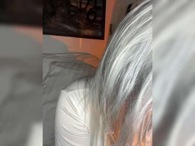 xlunami's BongaCams show and profile