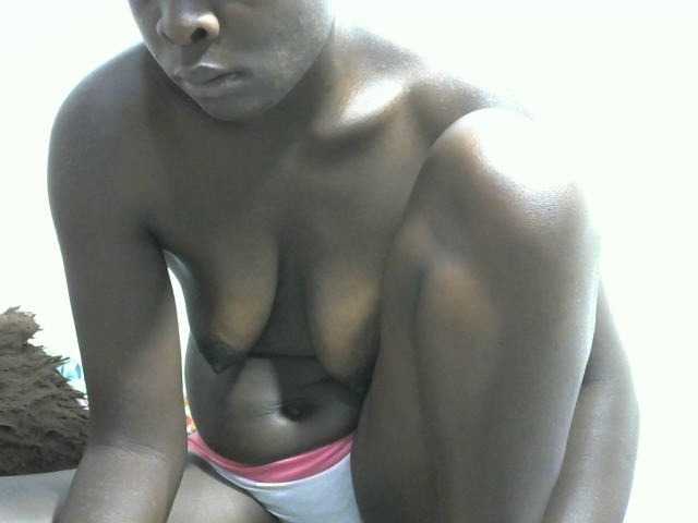 Prettyluv – webcam model profile photo