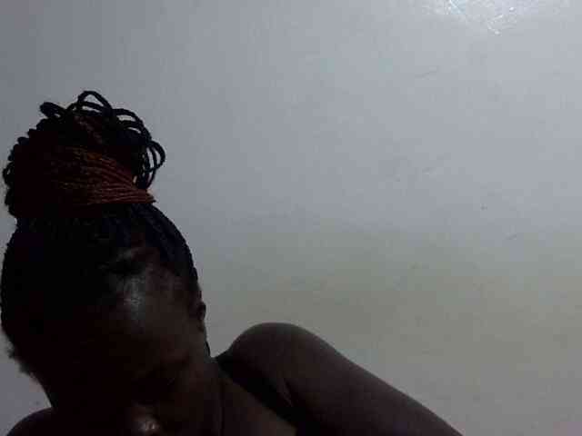 Prettyluv Live Webcam on BongaCams