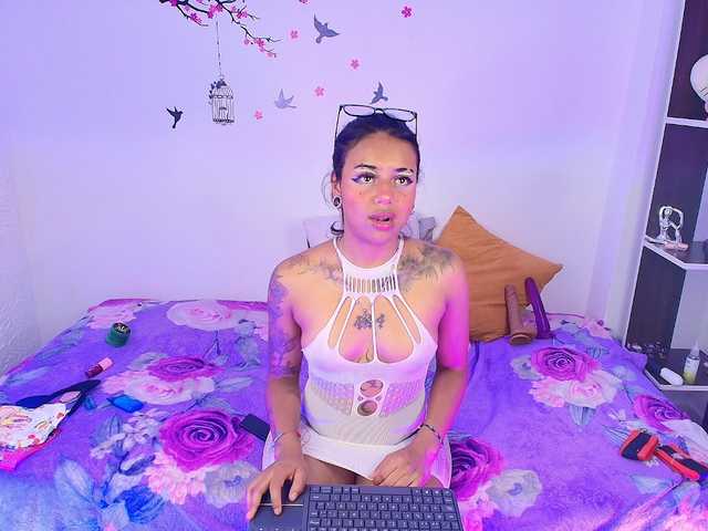 nyxhellsqueen's BongaCams show and profile