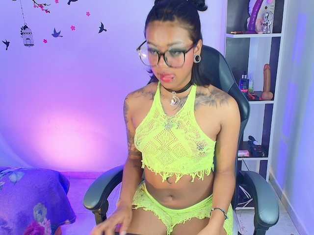 nyxhellsqueen's BongaCams show and profile