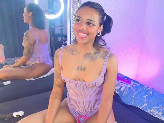 nyxhellsqueen webcam