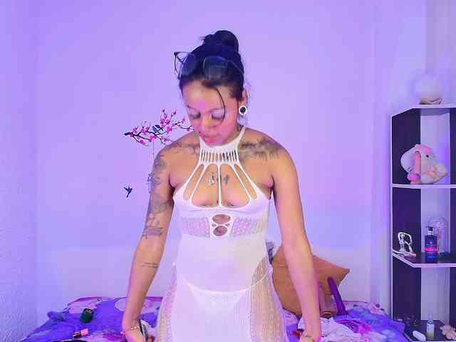 nyxhellsqueen webcam