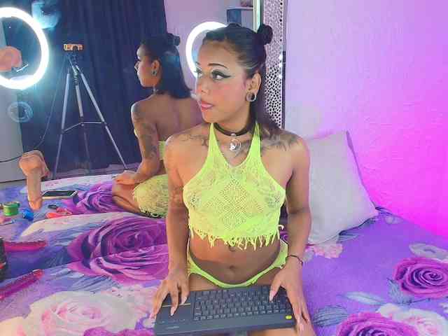 nyxhellsqueen webcam