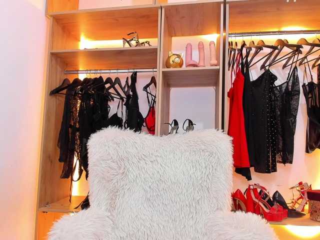 Xynthia's BongaCams show and profile