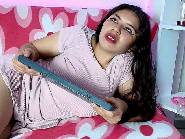 NahomyRouss NahomyRouss