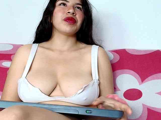 NahomyRouss NahomyRouss