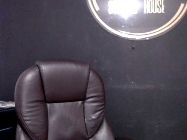 luisandri's BongaCams show and profile