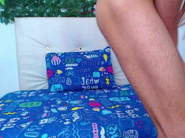 Samy-Valentina-S... Live Webcam on BongaCams