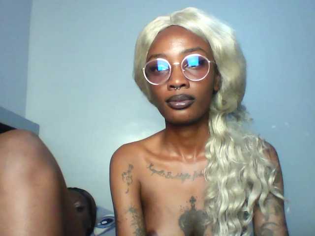 Maleena40 – webcam model profile photo