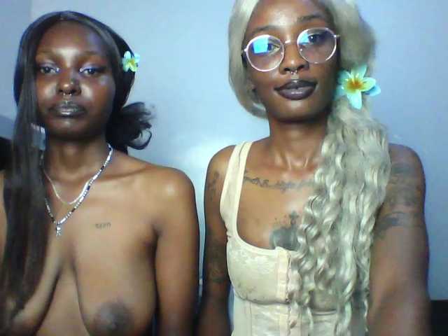 Maleena40's BongaCams show and profile