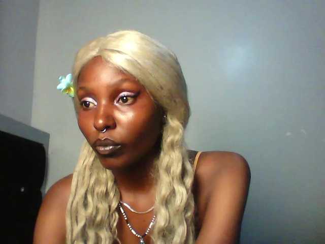 Maleena40's BongaCams show and profile