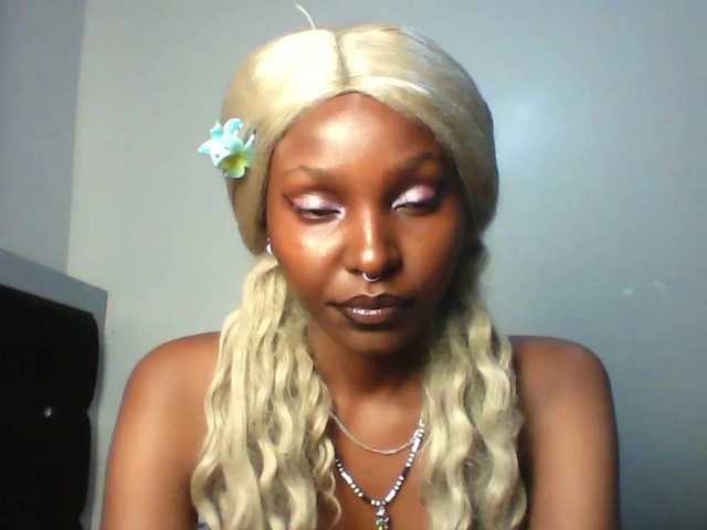 Maleena40's BongaCams show and profile