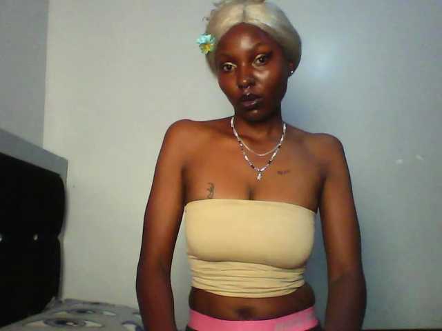 Maleena40's BongaCams show and profile