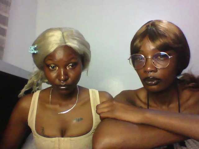 Maleena40's BongaCams show and profile