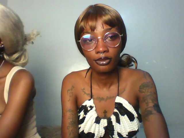 Maleena40's BongaCams show and profile