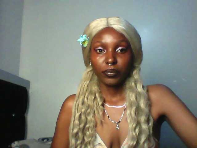 Maleena40's BongaCams show and profile