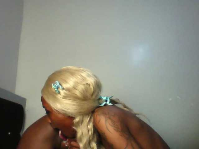 Maleena40's BongaCams show and profile