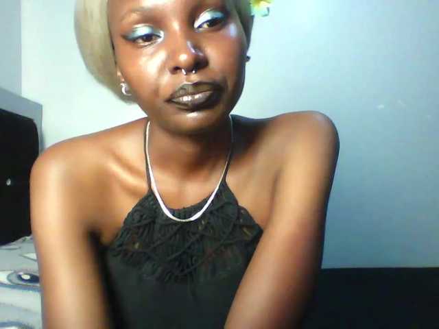 Maleena40 – webcam model profile photo