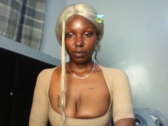 Maleena40's BongaCams show and profile