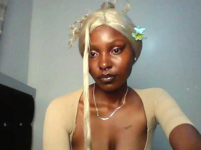 Maleena40's BongaCams show and profile