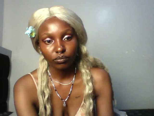 Maleena40's BongaCams show and profile