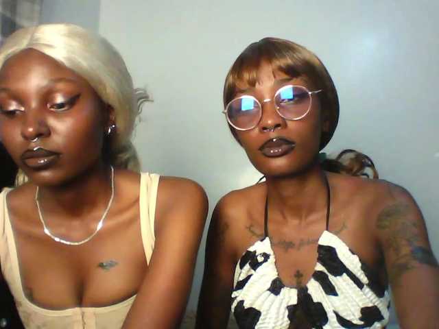 Maleena40's BongaCams show and profile