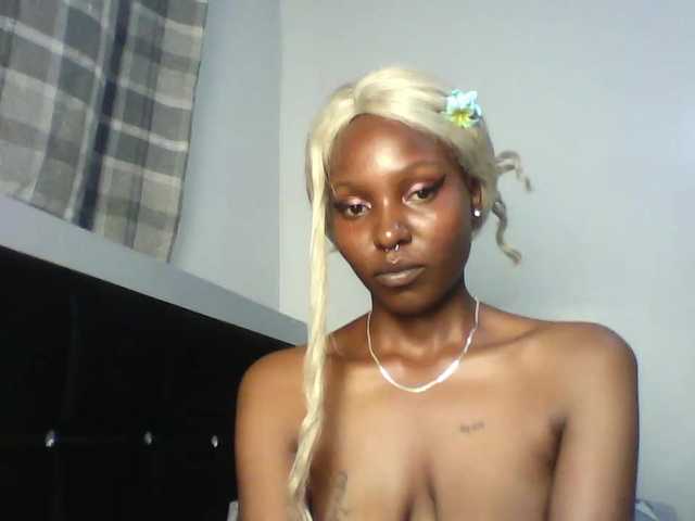 Maleena40 – webcam model profile photo