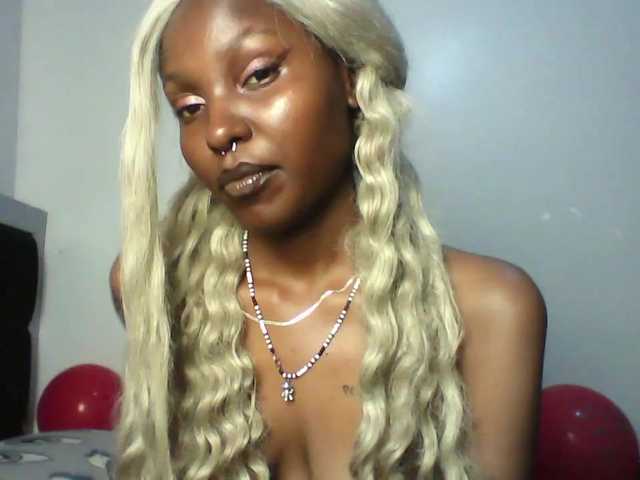 Maleena40's BongaCams show and profile