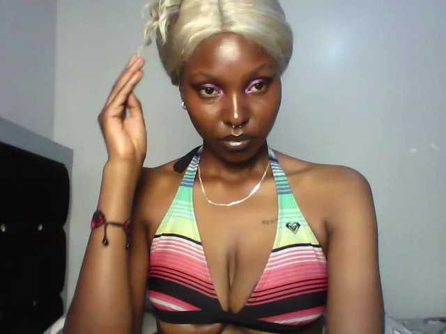 Maleena40's BongaCams show and profile