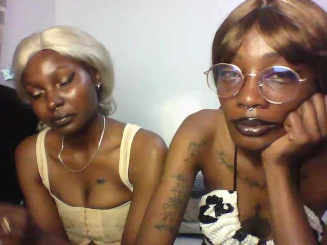 Maleena40's BongaCams show and profile