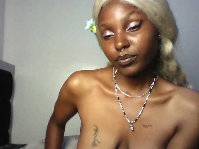 Maleena40's BongaCams show and profile