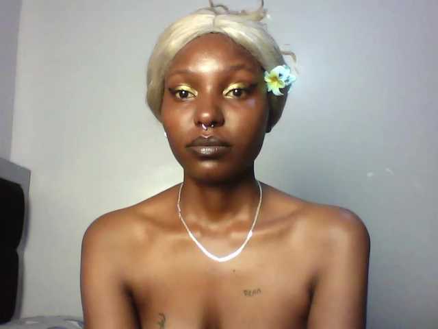 Maleena40's BongaCams show and profile