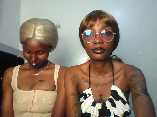 Maleena40's BongaCams show and profile