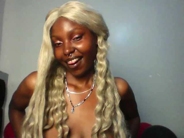 Maleena40's BongaCams show and profile