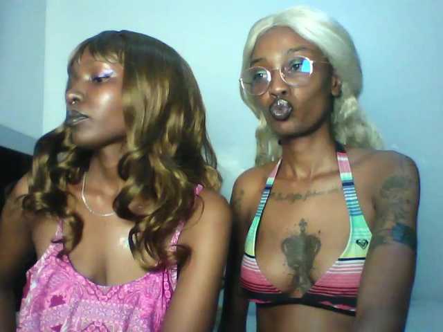 Maleena40's BongaCams show and profile