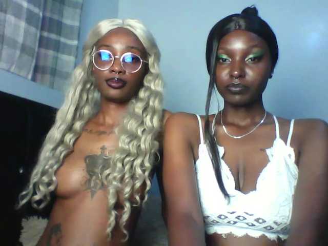 Maleena40's BongaCams show and profile