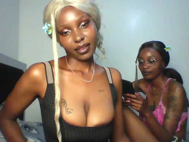 Maleena40's BongaCams show and profile