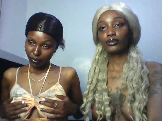 Maleena40's BongaCams show and profile